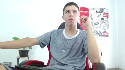 cumandres online show from November 15, 2025, 1:51 pm