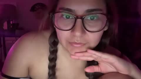 Snapshot of cumberinme chatting on March 10, 2025, 9:43 am cumberinme online show from March 10, 2025, 9:43 am