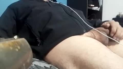 cumbian_chero online show from November 7, 2025, 4:18 pm