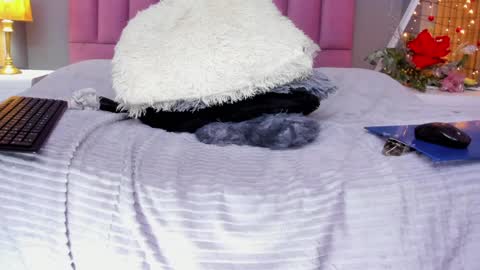 Cumming Loving online show from December 18, 2024, 10:02 pm