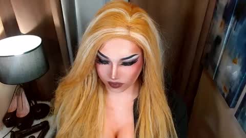 Cattaleya online show from October 9, 2025, 8:45 am