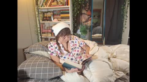 Snapshot of cumslutpawg chatting on January 7, 2025, 5:43 am cumslutpawg online show from January 7, 2025, 5:43 am