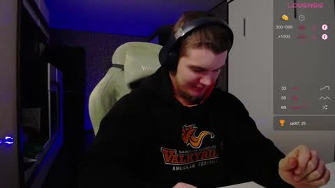 Snapshot of cumzan_ chatting on December 4, 2024, 10:30 pm Tarzan online show from December 4, 2024, 10:30 pm