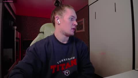 Snapshot of cumzan_ chatting on February 10, 2026, 2:37 am Tarzan online show from February 10, 2026, 2:37 am