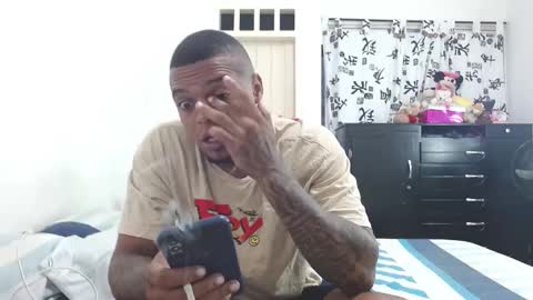 dominic and julieta... independent models online show from February 14, 2025, 11:10 am