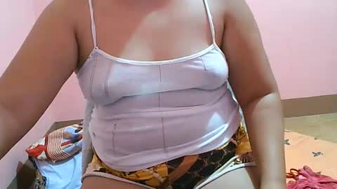 Snapshot of curious_girl247 chatting on June 4, 2026, 10:05 pm curious_girl247 online show from June 4, 2026, 10:05 pm