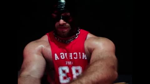 Snapshot of curiousmuscleboy chatting on September 29, 2025, 10:03 pm CuriousMuscleBoy online show from September 29, 2025, 10:03 pm