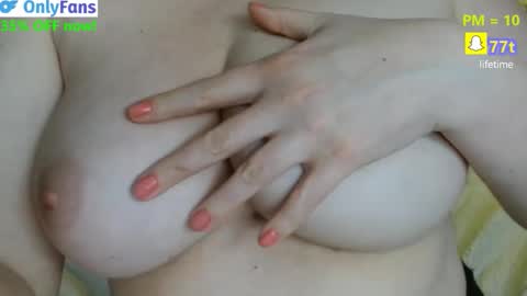 Snapshot of curiousneighbour chatting on February 26, 2026, 4:22 am FREE Instagram dancingneighbour online show from February 26, 2026, 4:22 am