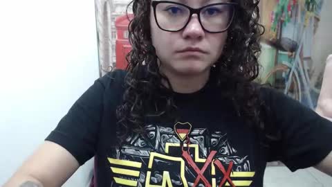 Vannesa online show from November 14, 2025, 8:29 pm