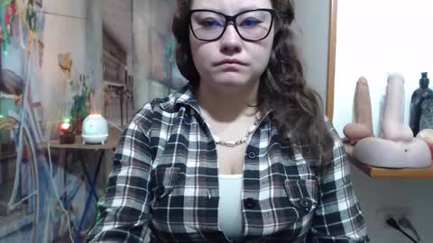 Vannesa online show from February 2, 2026, 7:23 pm