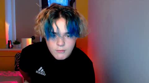 Snapshot of curlyboy_1 chatting on November 18, 2025, 1:04 pm curlyboy_1 online show from November 18, 2025, 1:04 pm