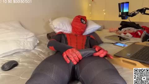Snapshot of curlyboyy_ chatting on February 6, 2025, 5:35 am Mike pvt is open online show from February 6, 2025, 5:35 am