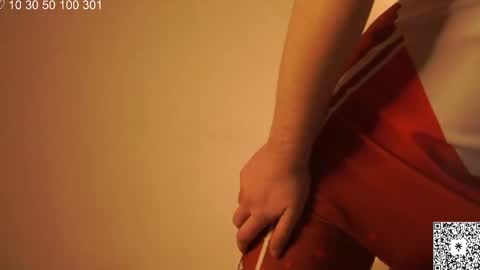 Snapshot of curlyboyy_ chatting on February 26, 2025, 7:05 pm Mike pvt is open online show from February 26, 2025, 7:05 pm
