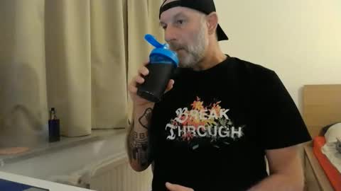 Curman85 online show from December 14, 2025, 11:53 pm