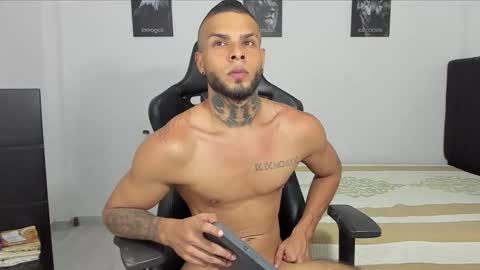 Snapshot of curtis_blake chatting on September 16, 2025, 1:39 am curtis_blake online show from September 16, 2025, 1:39 am