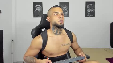 curtis_blake online show from December 17, 2025, 12:27 am