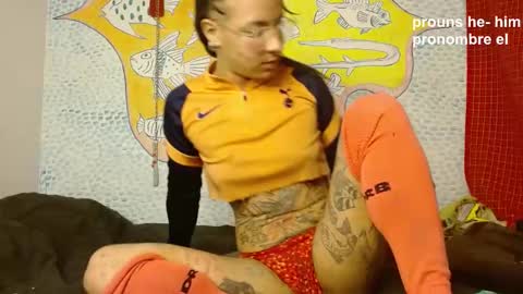 Snapshot of curuba_ chatting on December 19, 2024, 8:23 pm Curuba online show from December 19, 2024, 8:23 pm