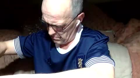 curvelover1977 online show from November 11, 2025, 10:10 pm