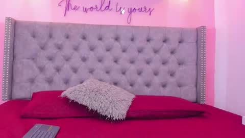 Snapshot of curvy_bigass18 chatting on February 27, 2026, 8:42 pm curvy_bigass18 online show from February 27, 2026, 8:42 pm