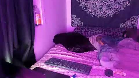 Snapshot of curvybcelinemixe chatting on February 20, 2025, 6:39 am Cline online show from February 20, 2025, 6:39 am