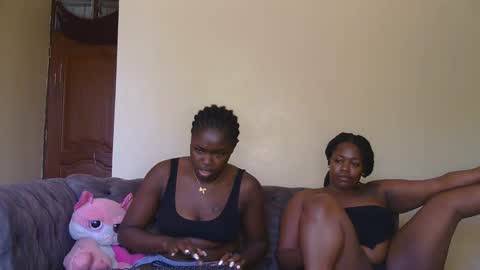 Snapshot of curvyebony1 chatting on February 13, 2025, 12:54 pm curtis online show from February 13, 2025, 12:54 pm