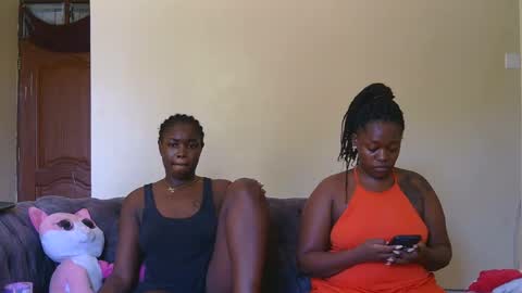 Snapshot of curvyebony1 chatting on February 14, 2025, 12:25 pm curtis online show from February 14, 2025, 12:25 pm