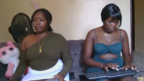 Snapshot of curvyebony1 chatting on February 16, 2025, 11:59 am curtis online show from February 16, 2025, 11:59 am