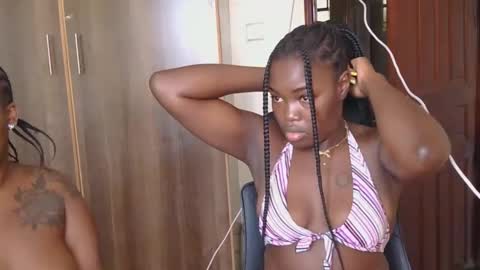 Snapshot of curvyebony1 chatting on March 8, 2025, 12:20 pm curtis online show from March 8, 2025, 12:20 pm