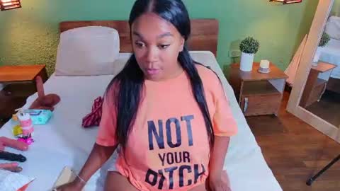 Snapshot of curvyebonyy_ chatting on June 28, 2026, 6:25 pm Danna online show from June 28, 2026, 6:25 pm