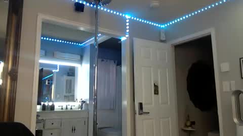 Snapshot of curvyfunlover chatting on November 14, 2025, 1:43 pm curvyfunlover online show from November 14, 2025, 1:43 pm