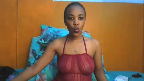 curvylyin online show from November 1, 2025, 1:35 pm