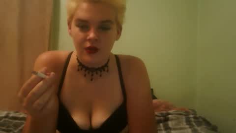 Snapshot of curvymom2025 chatting on November 18, 2025, 8:46 pm curvymom2025 online show from November 18, 2025, 8:46 pm