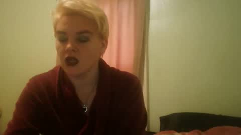 Snapshot of curvymom2025 chatting on November 21, 2025, 2:05 pm curvymom2025 online show from November 21, 2025, 2:05 pm