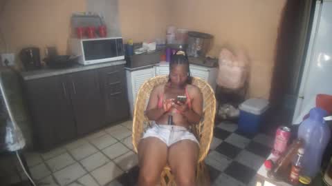 Snapshot of curvypear76x chatting on October 23, 2025, 9:30 am curvypear76x online show from October 23, 2025, 9:30 am