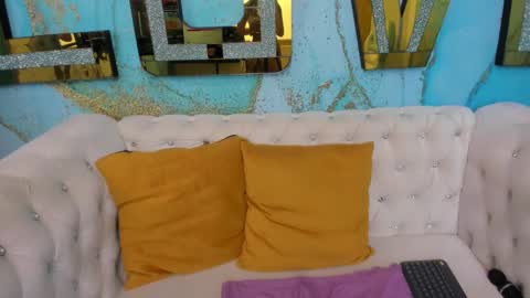   online show from January 11, 2025, 5:07 pm