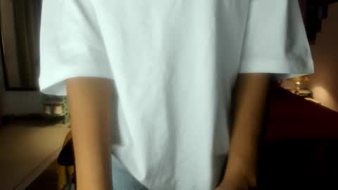 Alisha online show from April 17, 2026, 3:04 pm