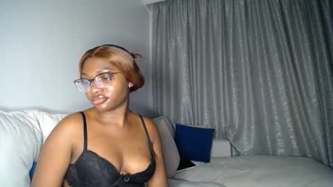 Liya online show from April 11, 2026, 6:01 pm