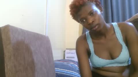 cute_banice online show from December 25, 2024, 7:45 pm