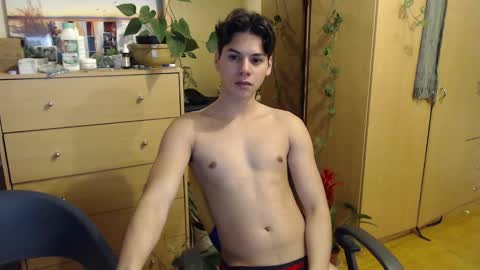 Snapshot of cute_boy859 chatting on December 24, 2024, 8:16 pm Tomas online show from December 24, 2024, 8:16 pm