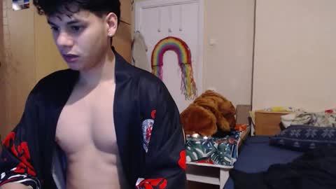 Snapshot of cute_boy859 chatting on November 13, 2025, 8:52 pm Tomas online show from November 13, 2025, 8:52 pm