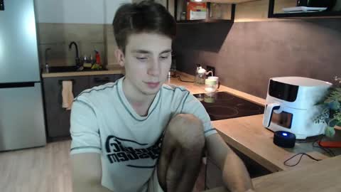 Snapshot of cute_brian chatting on February 9, 2025, 9:06 pm Im Brian online show from February 9, 2025, 9:06 pm