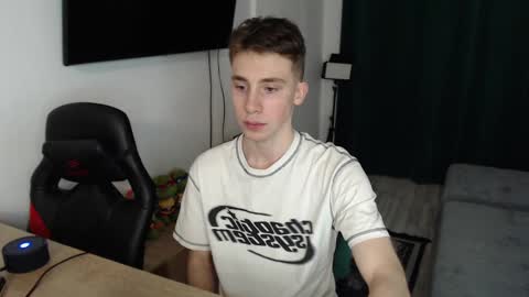 Snapshot of cute_brian chatting on February 18, 2025, 3:10 pm Im Brian online show from February 18, 2025, 3:10 pm