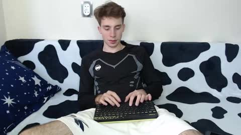 Snapshot of cute_brian chatting on September 14, 2025, 9:52 am Im Brian online show from September 14, 2025, 9:52 am