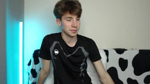 Snapshot of cute_brian chatting on October 10, 2025, 2:16 pm Im Brian online show from October 10, 2025, 2:16 pm