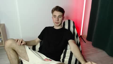 Snapshot of cute_brian chatting on October 22, 2025, 2:28 pm Im Brian online show from October 22, 2025, 2:28 pm