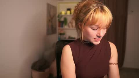 Coco online show from November 24, 2025, 8:19 pm