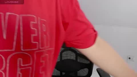 Snapshot of cute_cloe69 chatting on November 28, 2025, 3:25 pm cloe chanel online show from November 28, 2025, 3:25 pm