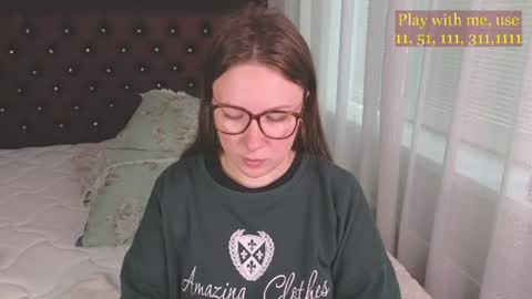 Snapshot of cute_darina chatting on July 13, 2026, 1:19 am Everyday stream in the same time online show from July 13, 2026, 1:19 am