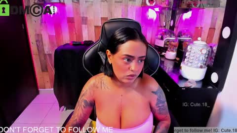 Snapshot of cute_elii chatting on April 21, 2026, 1:42 am Independent Model online show from April 21, 2026, 1:42 am