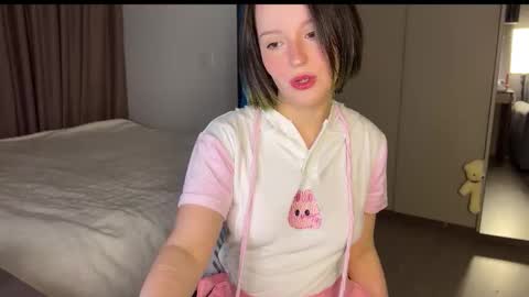 Snapshot of cute_emiliya chatting on March 26, 2026, 1:44 am Emily online show from March 26, 2026, 1:44 am